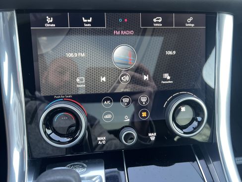 Used 2021 Land Rover Range Rover Sport HST image 17