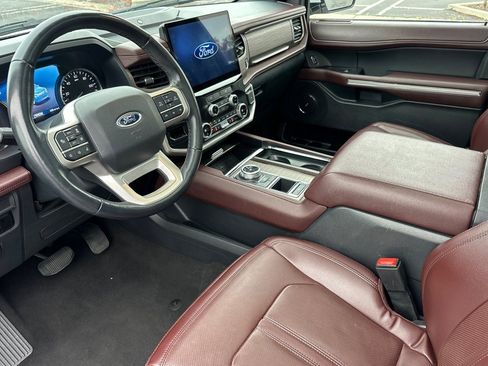 Used 2024 Ford Expedition Max Limited image 10