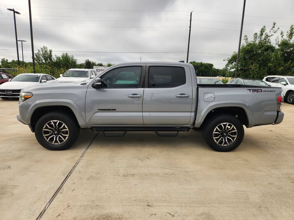 Used 2021 Toyota Tacoma TRD Sport w/ Technology Package RWD image 5