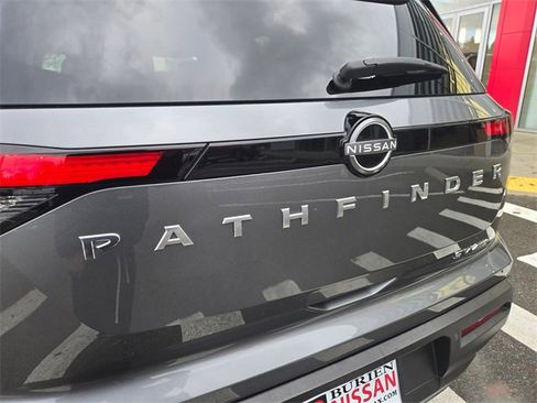 Used 2022 Nissan Pathfinder SV image 13