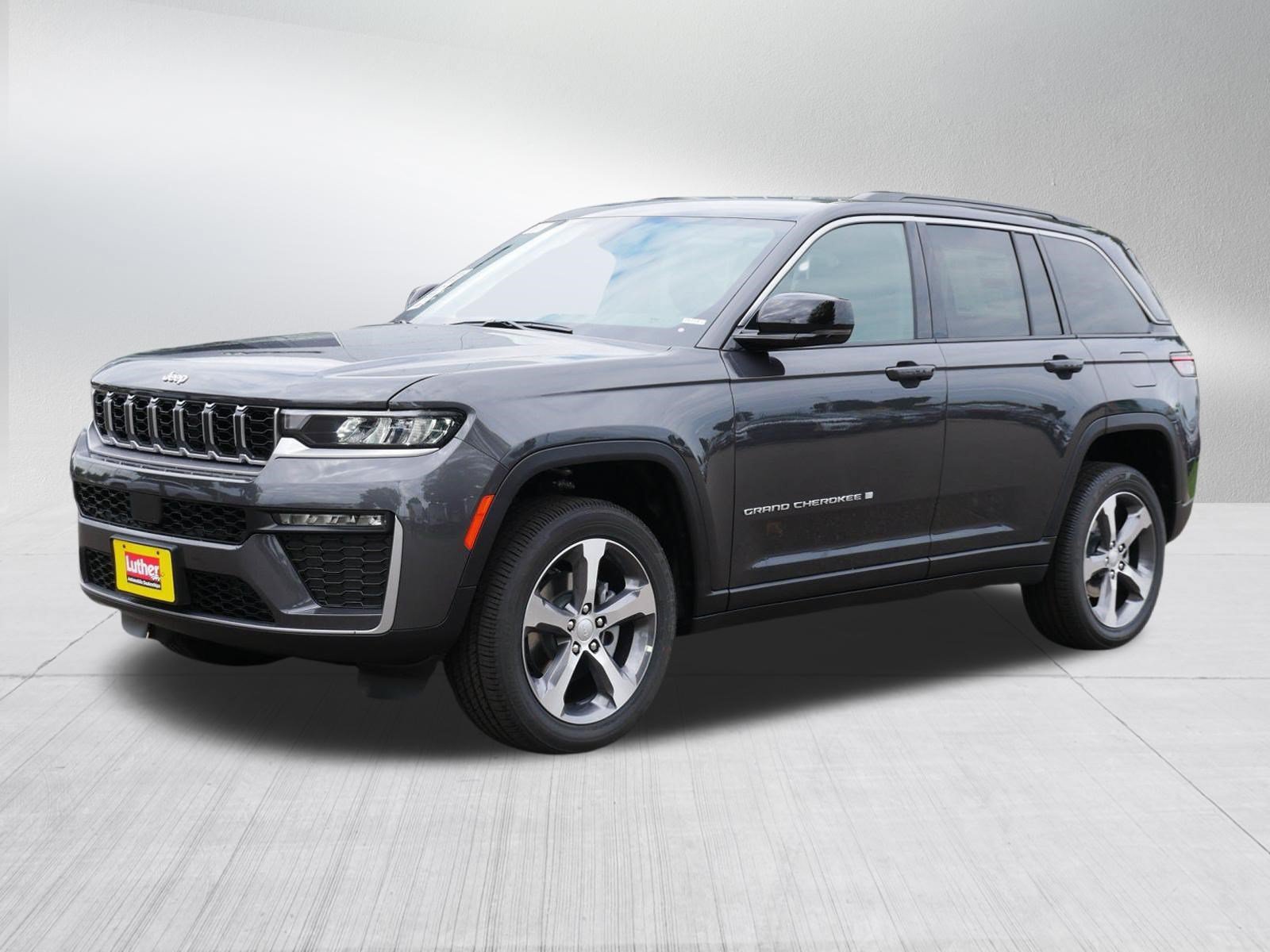 New 2026 Jeep Grand Cherokee Limited AWD/4WD image 3