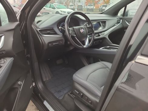 Used 2024 Buick Enclave Premium image 10
