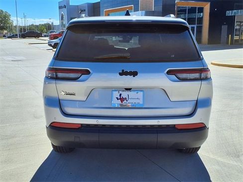 New 2025 Jeep Grand Cherokee L Altitude image 5