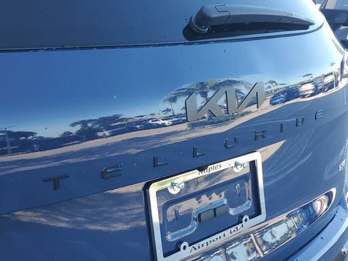 Certified 2025 Kia Telluride SX Prestige X-Line AWD/4WD image 8
