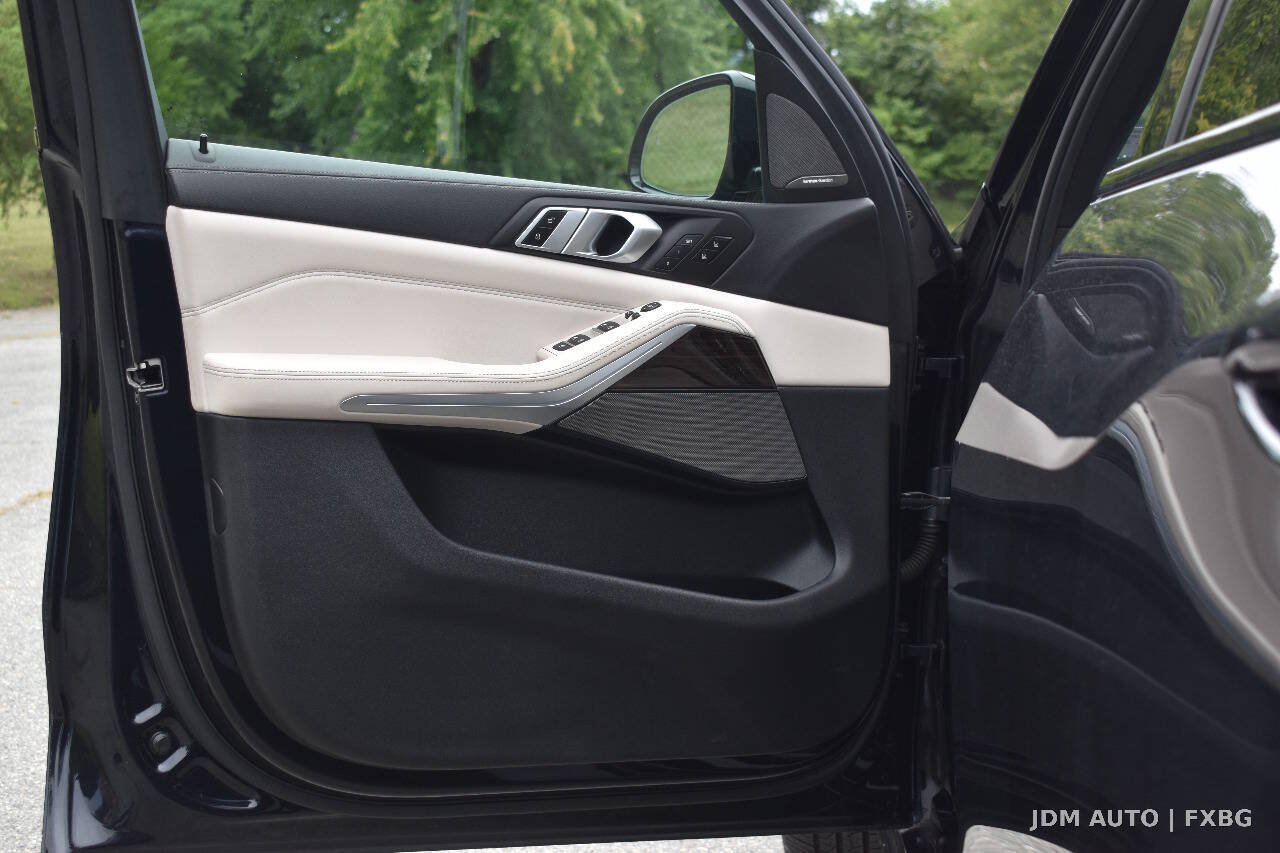 Used 2020 BMW X5 M50i w/ Executive Package AWD/4WD image 8