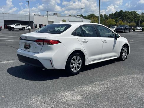Used 2026 Toyota Corolla LE FWD image 6