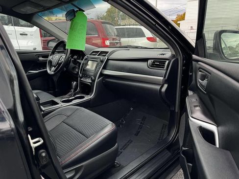 Used 2015 Toyota Camry SE image 8