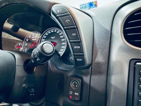 Used 2006 Chevrolet Corvette Z06 w/ Preferred Equipment Group image 38