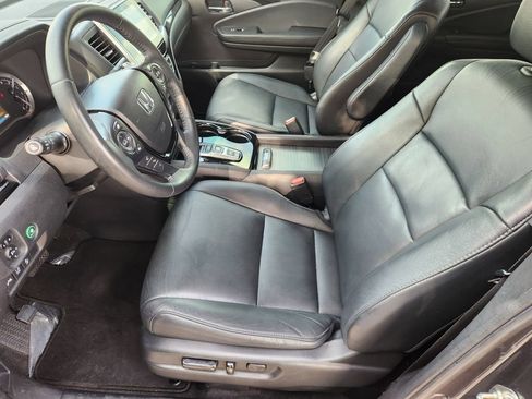 Used 2017 Honda Pilot Touring image 13