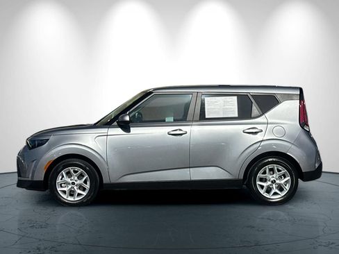 Used 2025 Kia Soul LX w/ LX Technology Package FWD image 7
