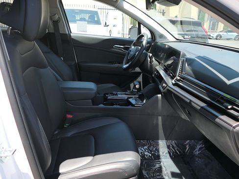 Used 2024 Kia Sportage EX FWD image 28