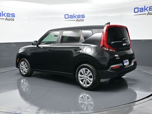 Certified 2022 Kia Soul LX image 6