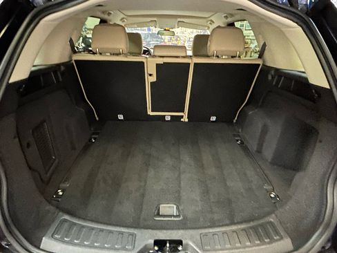 Used 2017 Land Rover Discovery Sport HSE image 16