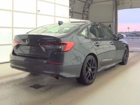 Used 2022 Honda Civic Sport image 2