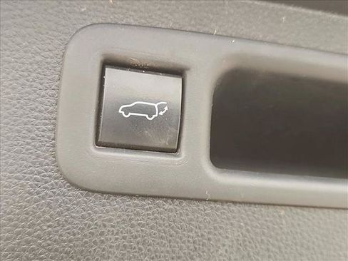 Used 2021 Toyota Highlander Limited AWD/4WD image 7