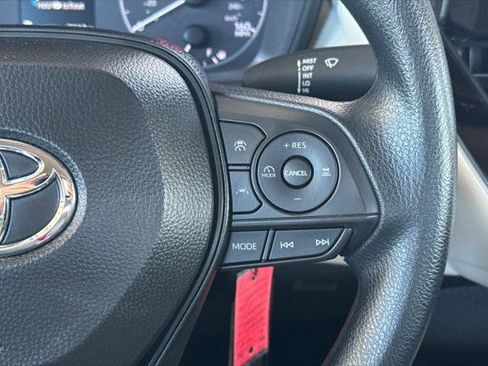 Certified 2025 Toyota Corolla LE image 27