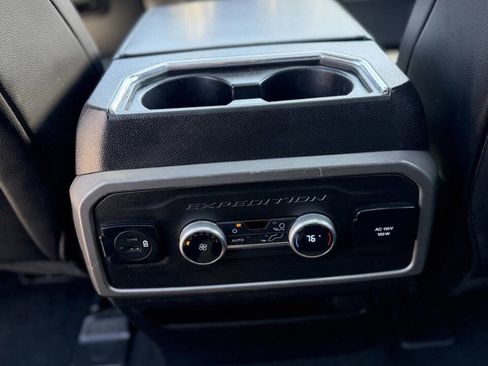 Used 2021 Ford Expedition XLT image 21