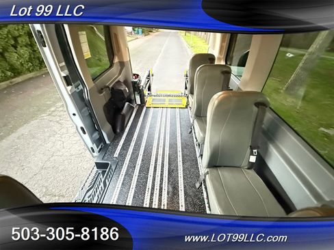 Used 2018 Ford Transit 150 XL image 26