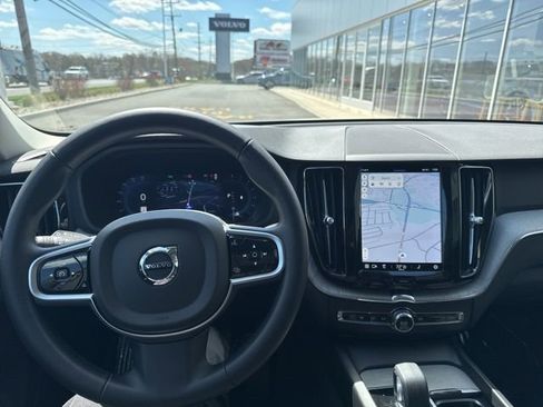 Certified 2025 Volvo XC60 B5 Plus image 21