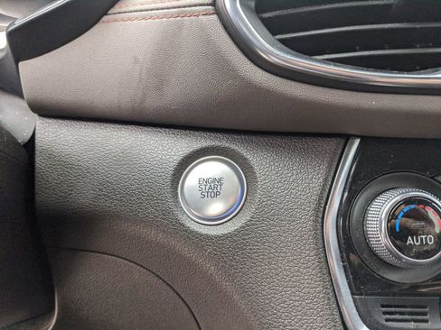 Used 2020 Hyundai Santa Fe Limited image 23