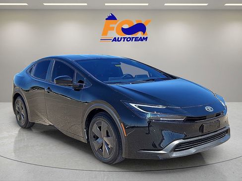 Used 2023 Toyota Prius LE image 6