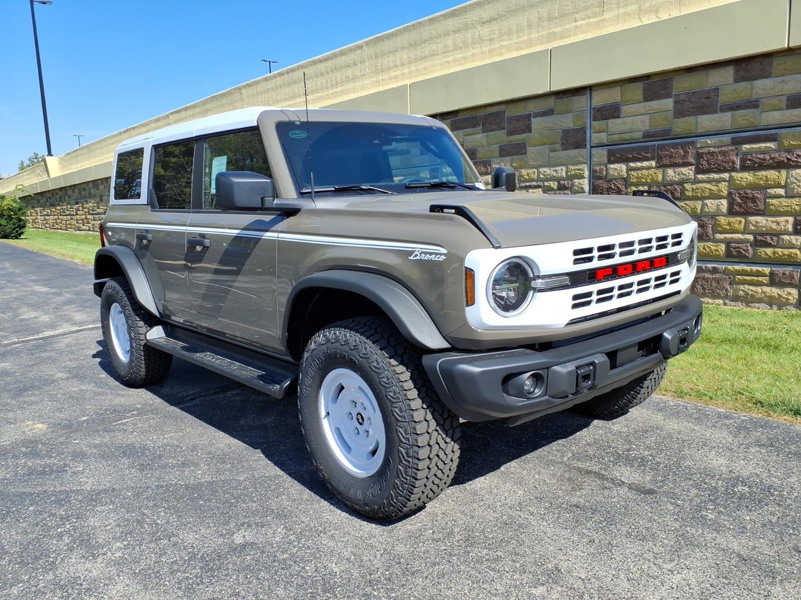 New 2026 Ford Bronco Heritage Edition AWD/4WD image 2