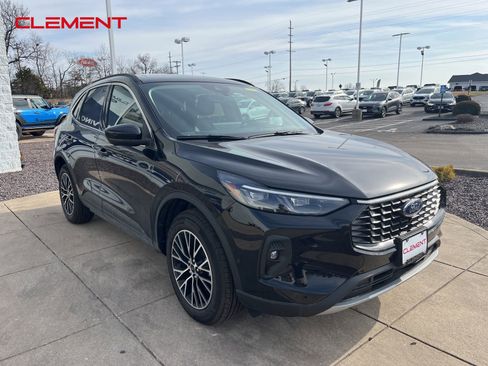 New 2024 Ford Escape SE w/ PHEV Premium Package image 3