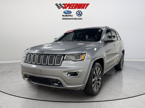 Used 2018 Jeep Grand Cherokee Overland AWD/4WD image 12