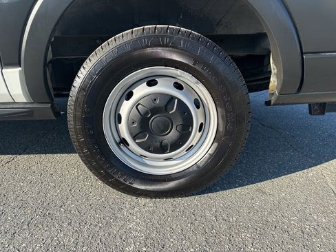 Used 2020 Ford Transit 250 Medium Roof image 24