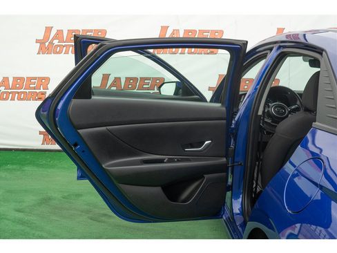 Used 2023 Hyundai Elantra SEL FWD image 34