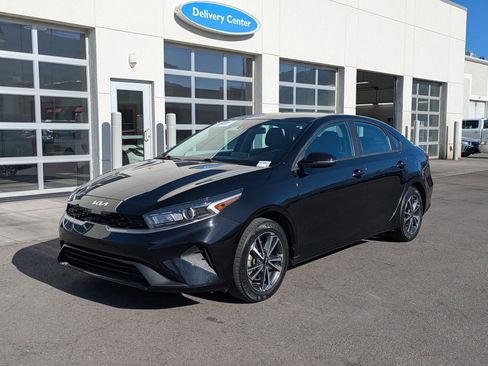 Used 2023 Kia Forte LXS w/ LXS Technology Package FWD image 11