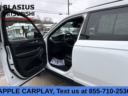 Used 2021 Jeep Grand Cherokee L Laredo image 10