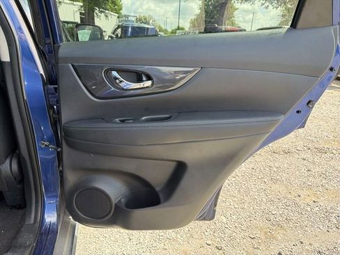 Used 2019 Nissan Rogue SV AWD/4WD image 12