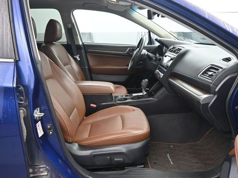 Used 2017 Subaru Outback 2.5i Touring w/ Popular Package #5A image 12