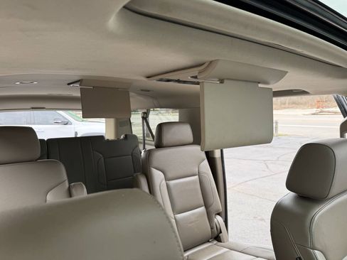 Used 2019 GMC Yukon XL SLT w/ Premium Edition AWD/4WD image 72