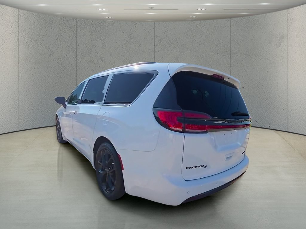 Used 2025 Chrysler Pacifica Limited FWD image 45