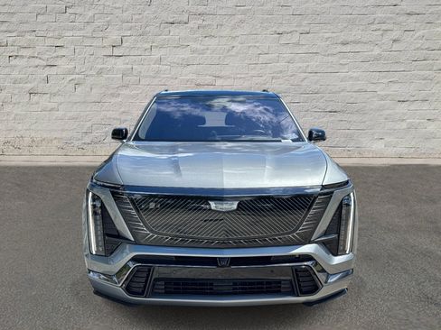 Used 2026 Cadillac Vistiq Premium Luxury w/ LPO, Floor Liner Package AWD/4WD image 7