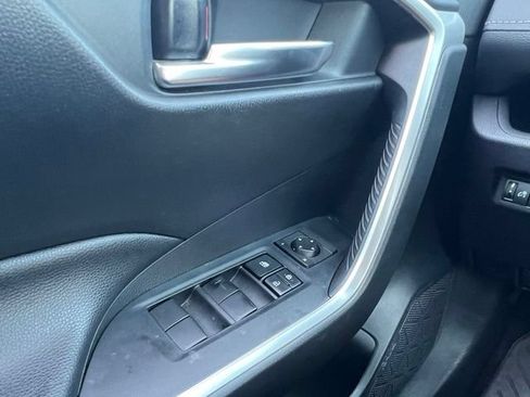 Used 2019 Toyota RAV4 XLE w/ Carpet Mat Package AWD/4WD image 24