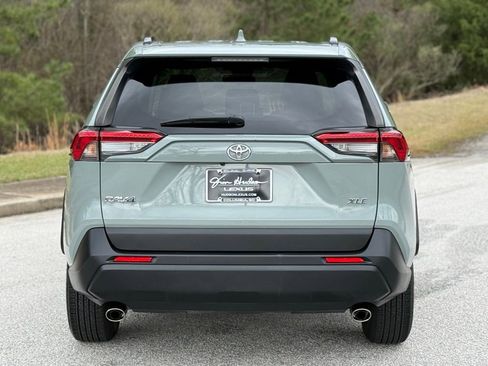 Used 2022 Toyota RAV4 XLE image 11