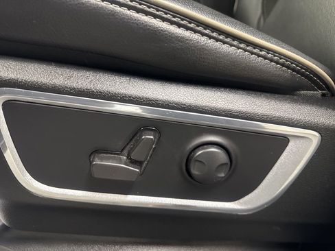 Used 2023 RAM 1500 Laramie image 10