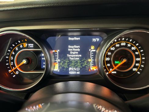 Used 2018 Jeep Wrangler Unlimited Sahara AWD/4WD image 23