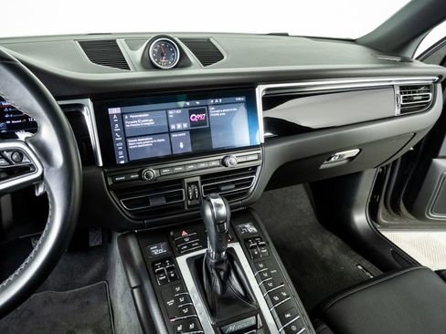 Used 2020 Porsche Macan Base image 13