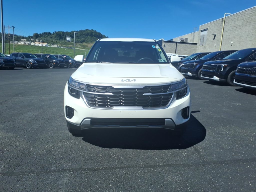 Certified 2024 Kia Seltos LX AWD/4WD image 4