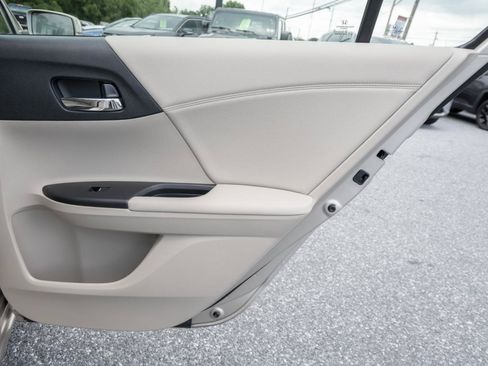 Used 2017 Honda Accord EX-L image 40