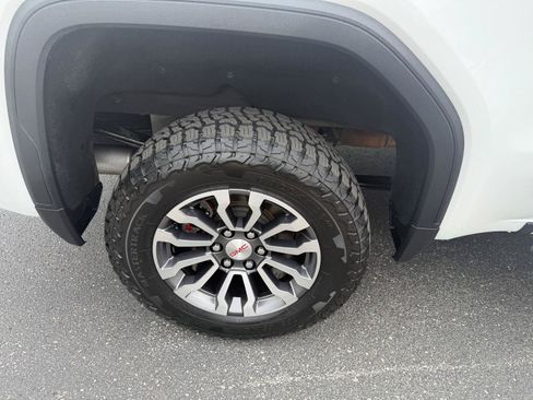 Used 2019 GMC Sierra 1500 AT4 w/ Technology Package AWD/4WD image 13