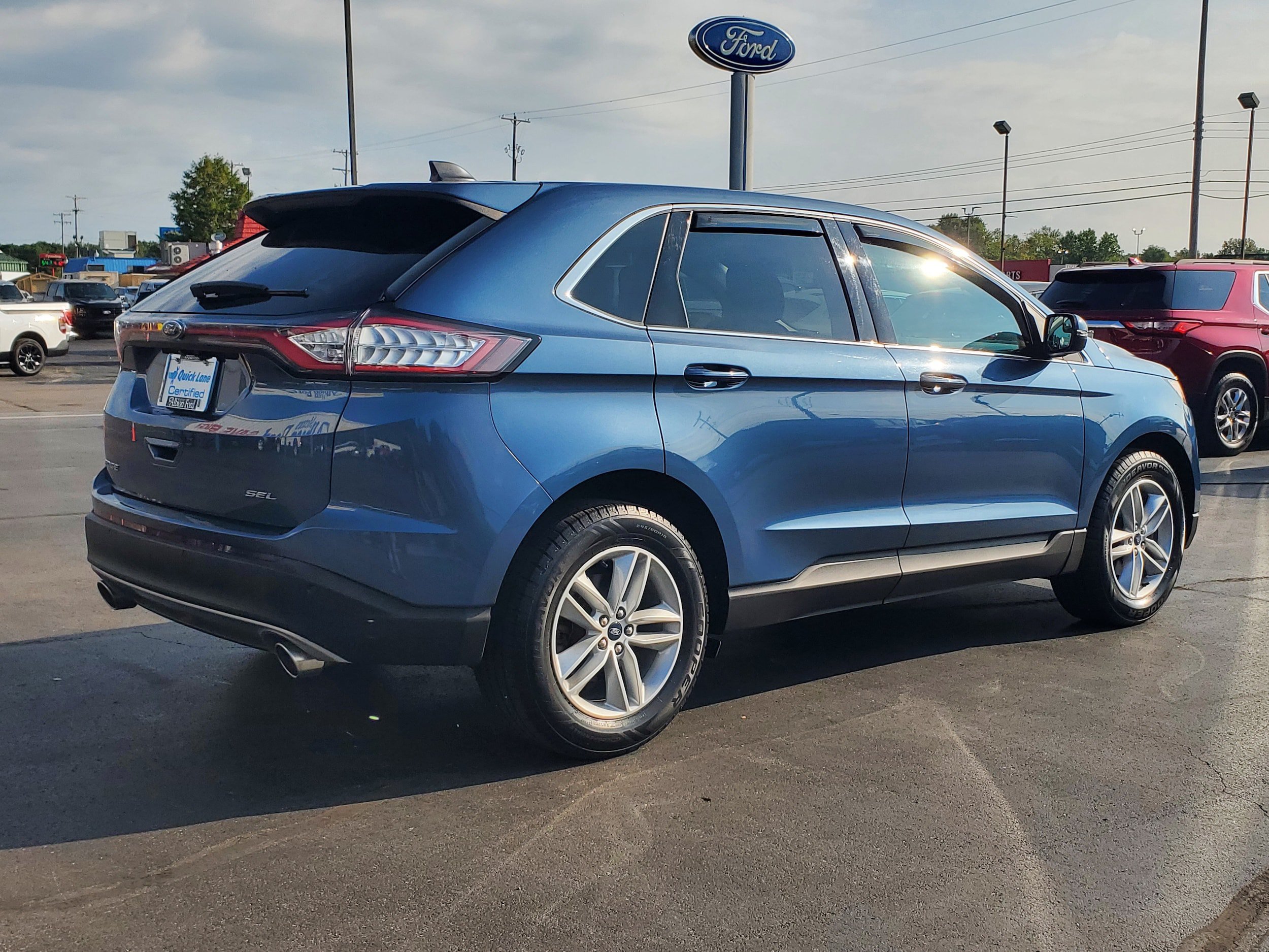 Used 2018 Ford Edge SEL FWD image 4