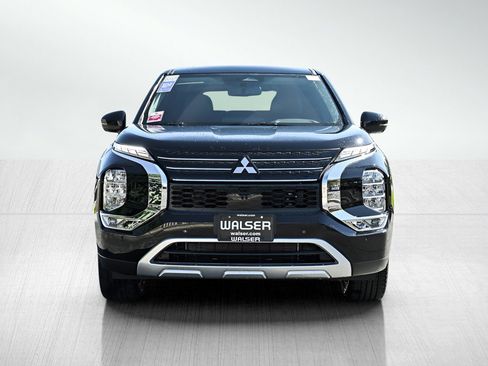 New 2025 Mitsubishi Outlander SE image 2