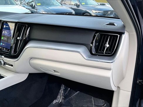 Certified 2024 Volvo XC60 B5 Core w/ Climate Package image 18