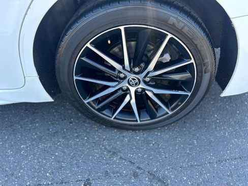Used 2021 Toyota Camry SE FWD image 7