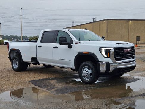 New 2026 GMC Sierra 3500 Pro w/ 1SA Pro Safety Plus Package image 8